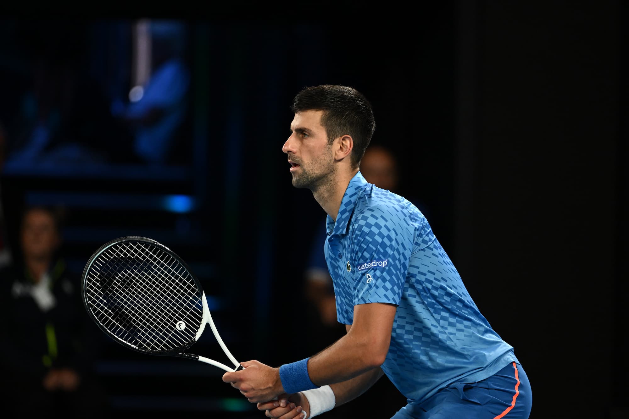 Novak Djokovic trägt Shirt mit waterdrop Logo