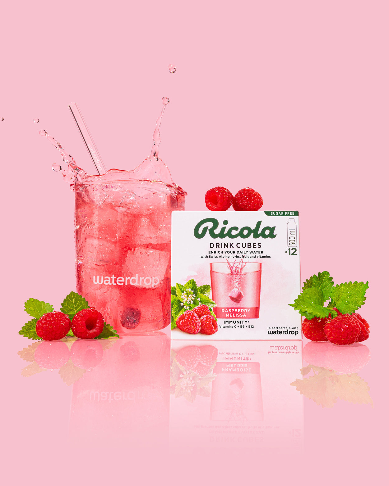 Wasserdrop® Himbeere Melisse Getränk mit Ricola Drink Cubes.