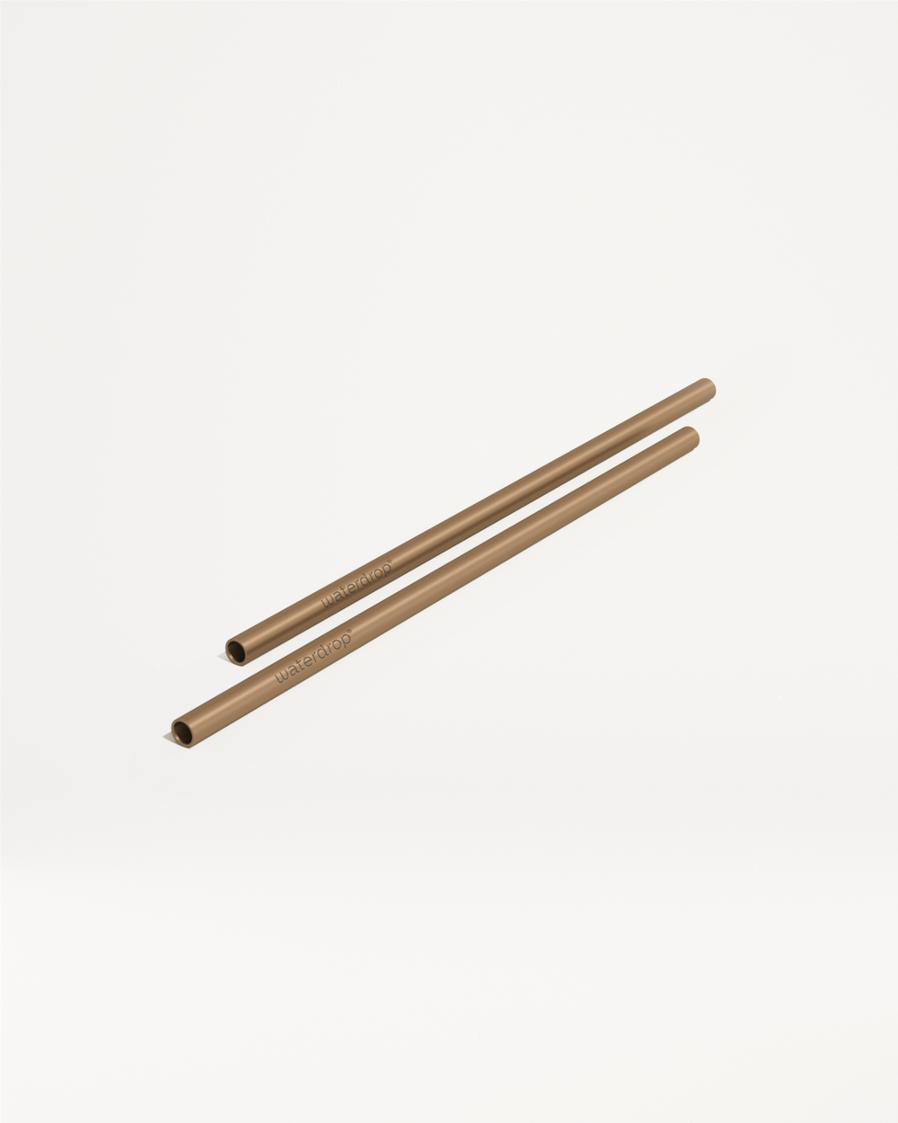 Zwei Wähle dein Goodie Metalltrinkhalme mit waterdrop Logo.